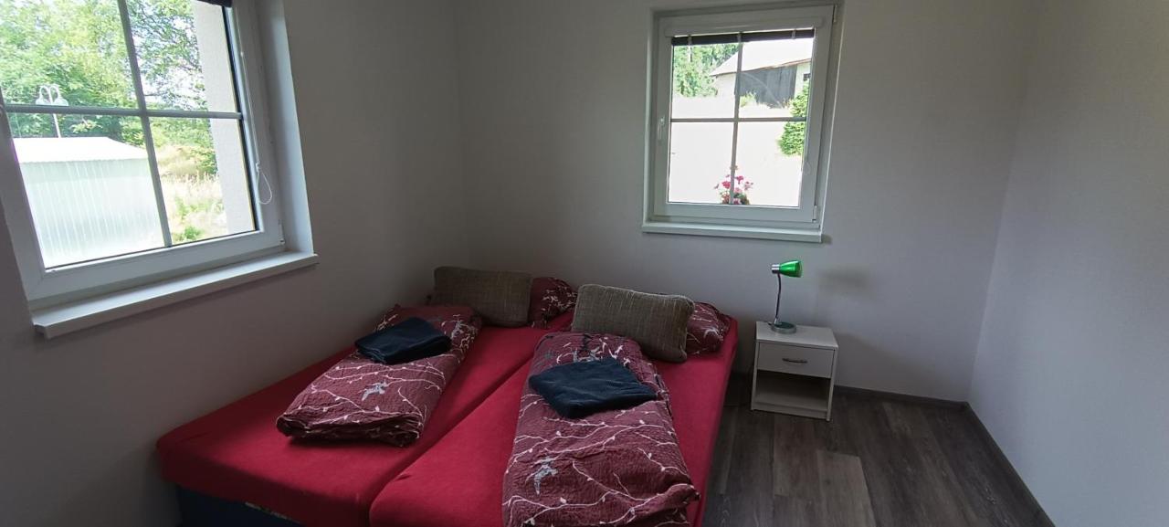 ストラージュニーApartman U Lebeduアパートメント エクステリア 写真